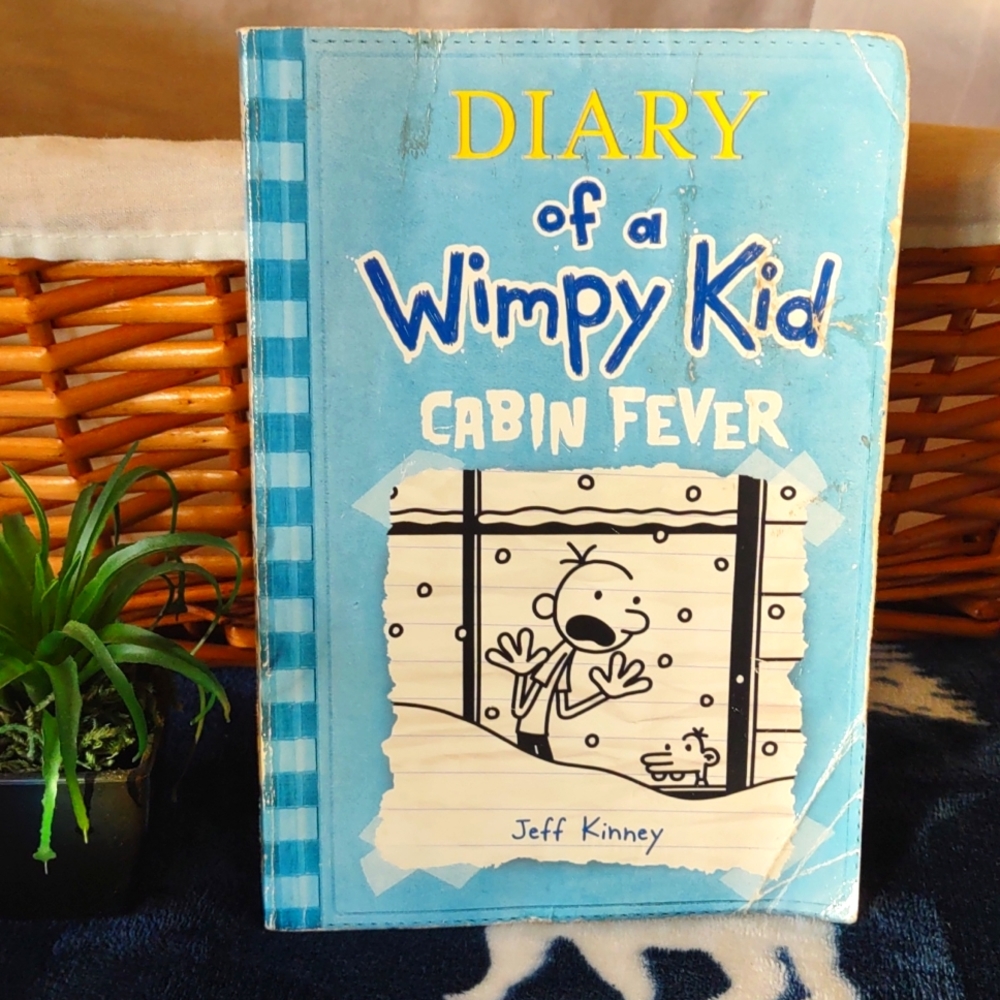Diary of a Wimpy Kid - Cabin Fever #6 paperback